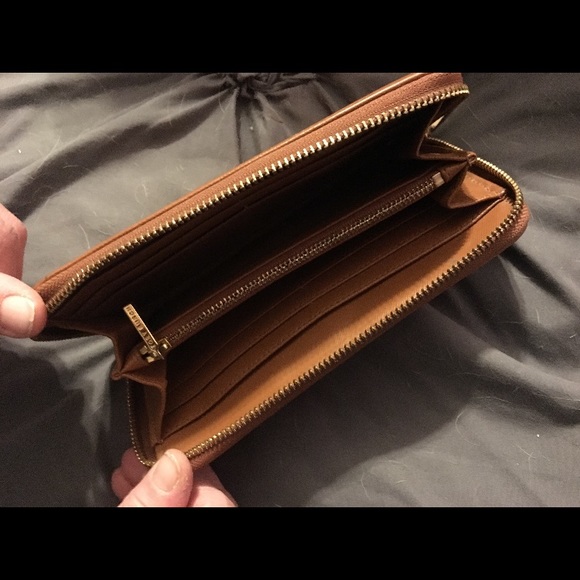 Tory Burch large handbag and matching wallet - Picture 8 of 8